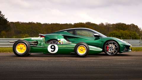 Lotus presenta la exclusiva Emira Clark en homenaje al piloto legendario Jim Clark