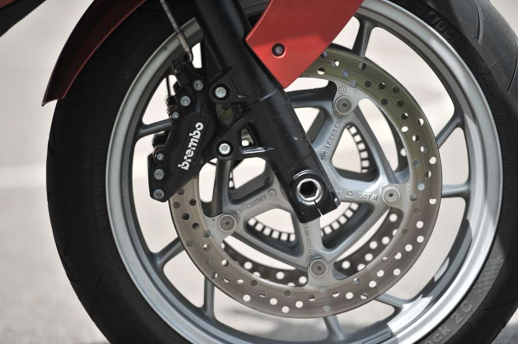 Motocicleta BMW F800 GT.