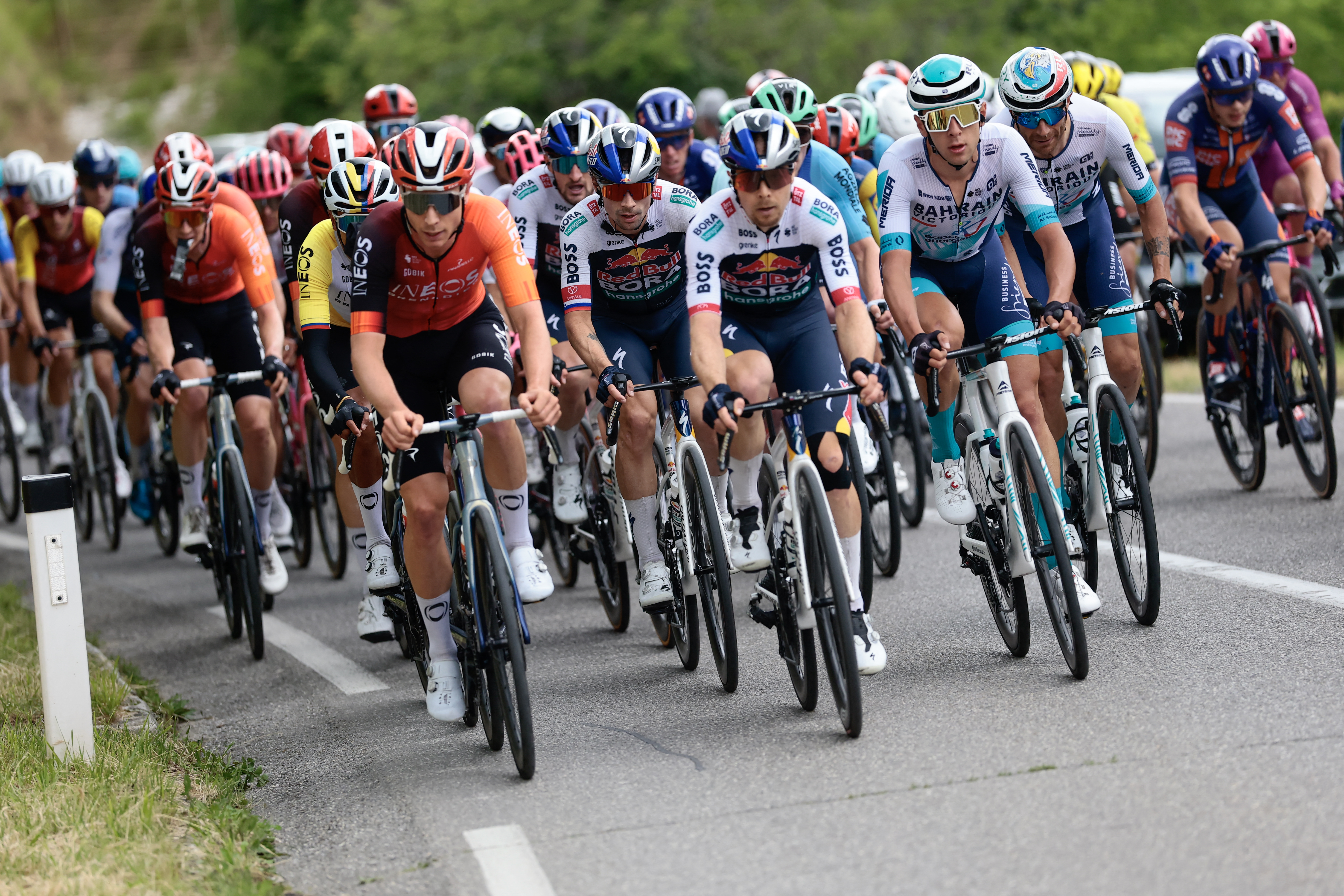 El pelotón del Giro de Italia en la etapa 14 de la carrera.