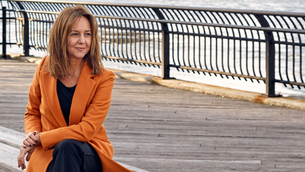 María Dueñas dice que aún hay hombres que se resisten a leer libros de mujeres, o con protagonistas femeninas. / Cortesía