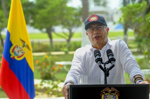 “Maldito el parlamentario que destruye la prosperidad de su propio pueblo”: Petro