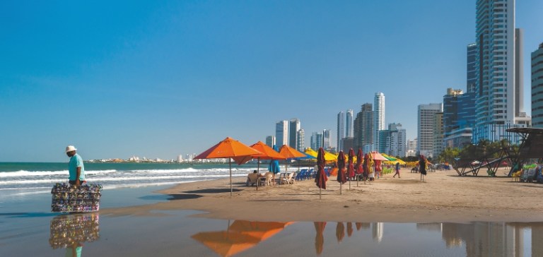 Chilenos aseguraron sentirse acosados por la cantidad de vendedores en playas de Cartagena