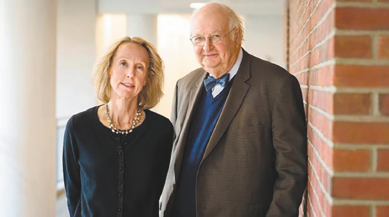 La profesora Anne Case y el premio Nobel de economía 2015, Angus Deaton. / Universidad de Princeton