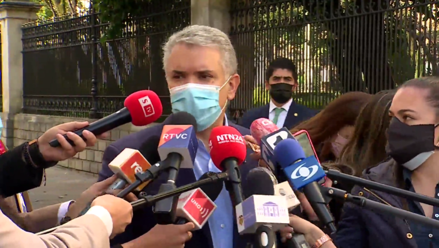 Iván Duque Márquez ante los periodistas de Palacio.