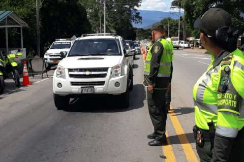 Kit de carretera reglamentario: ¿qué debe tener y por qué lo pueden multar?