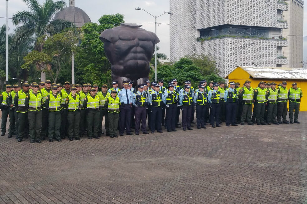 El equipo de 60 uniformados está compuesto por 30 Agentes de Tránsito y 30 Agentes de Policía de Tránsito. / Twitter Secretaría de Movilidad de Medellín