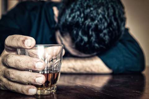 El licor deja 80.000 muertos al año