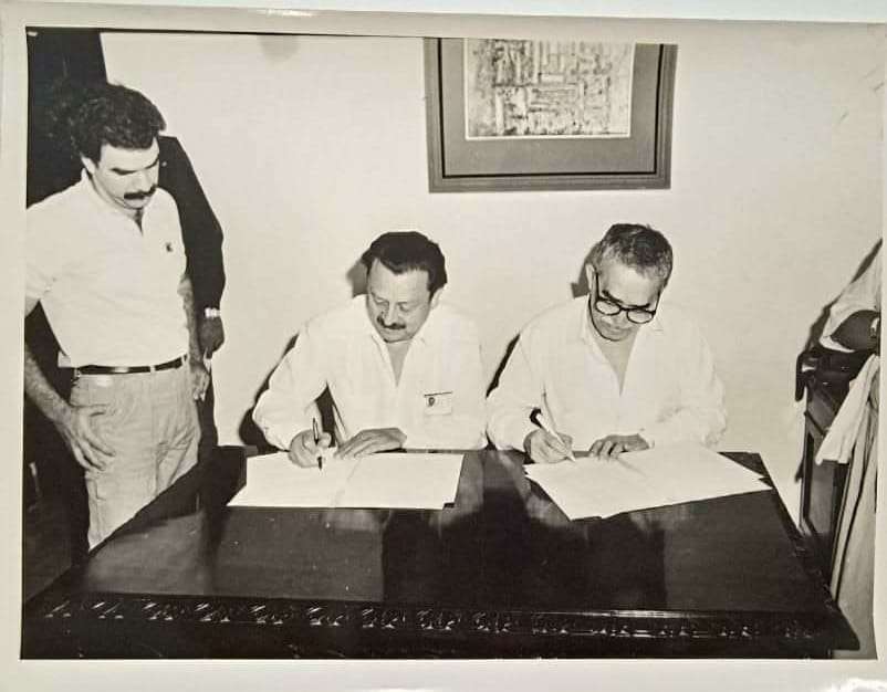 Gabriel García Márquez, en la imagen a la derecha, junto con Julio García Espinosa y Fernando Birri fundaron en 1985 la Escuela Internacional de Cine y Televisión (EICTV).