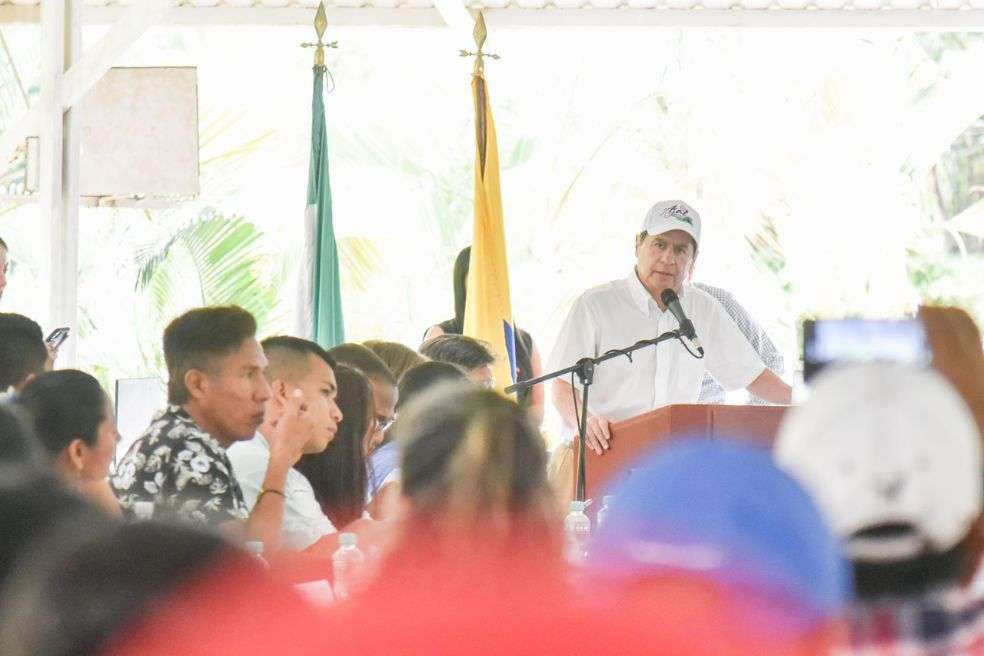 Juan Fernando Cristo durante su visita a la zona PDET en Putumayo