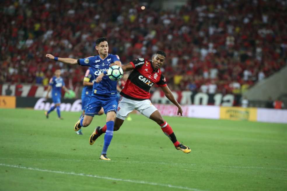 Orlando Berrío fue titular en Flamengo.  / @Flamengo