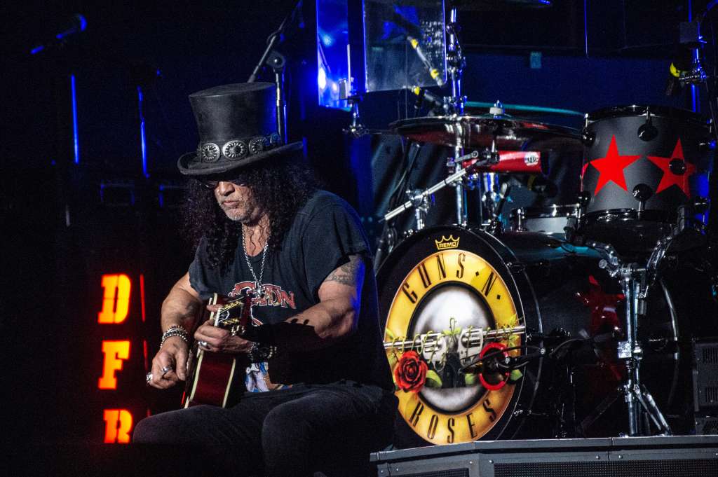 Copenhagen (Denmark), 17/06/2023.- Slash of US band Guns N' Roses performs during the closing night of Copenhell heavy metal festival in Copenhagen, Denmark, 17 June 2023 (issued 18 June 2023). (Abierto, Dinamarca, Copenhague) EFE/EPA/Helle Arensbak DENMARK OUT