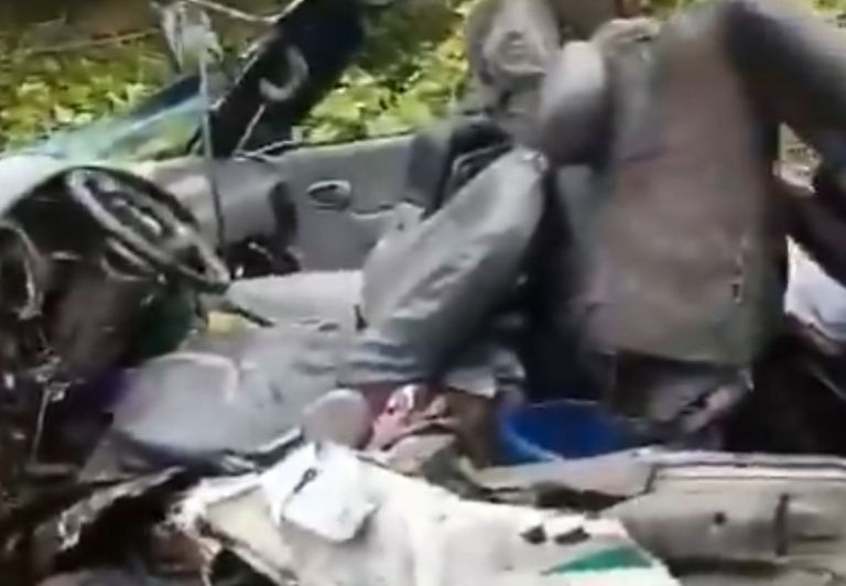 Accidente vía Tumaco-Pasto entre un camión y un bus: hay muertos
