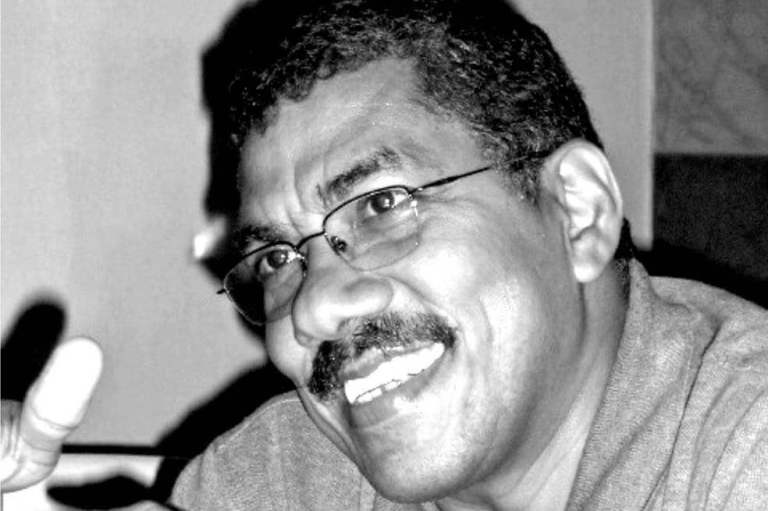 La sonrisa del animal en la poesía de Rómulo Bustos Aguirre