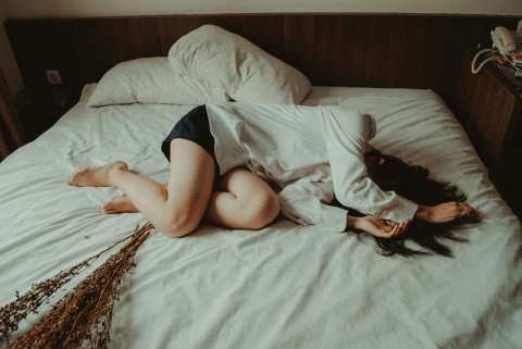 Parálisis del sueño: el aterrador momento en que el cuerpo no obedece a la mente