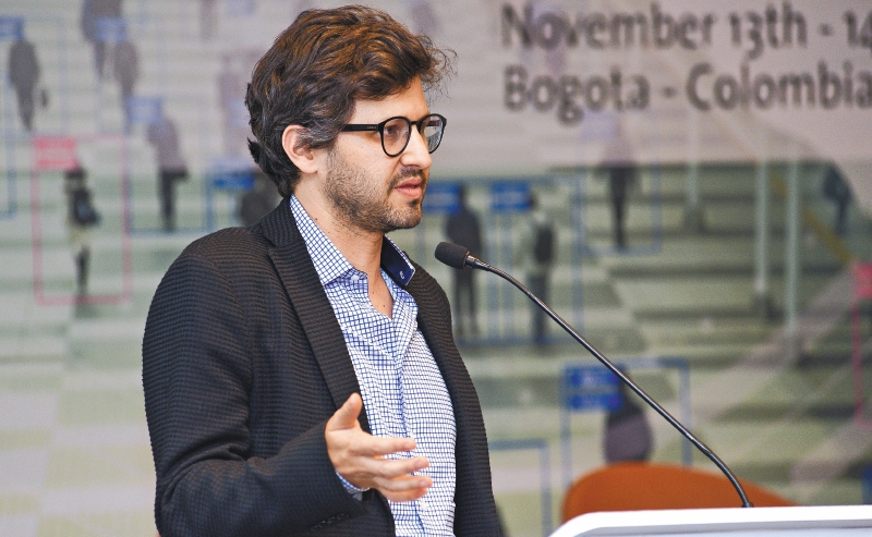Mauricio Jaramillo advierte: "No recuerdo que hubiese un partido, en este caso el Centro Democrático, que se reivindicara como profuerza pública".