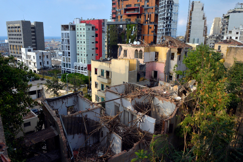 Vista de algunos edificios destruidos en Beirut.