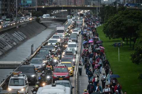 Caos de movilidad en Bogotá por protestas de estudiantes de la Universidad Distrital