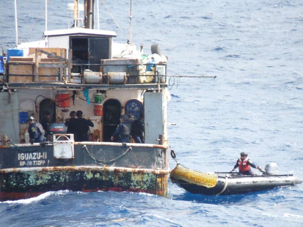 Actividades de control y vigilancia contra la pesca ilegal en el Archipiélago de San Andrés y Providencia.