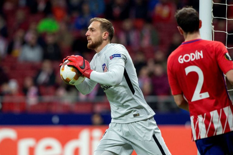 El objetivo de Oblak: frenar a Messi para que haya Liga