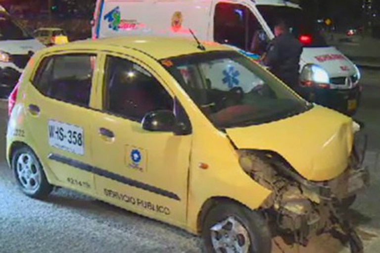 Cinco heridos por choque entre dos taxis en el sur de Bogotá