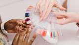 Estos colores de esmalte la harán ver más joven, según Vogue