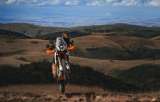 KTM 390 Adventure 2025: novedades y diferencias entre las versiones X y R