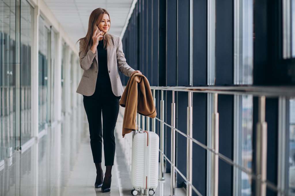 Las aerolíneas compiten por establecer nuevos estándares en comodidad para los viajeros, ofreciendo servicios como camas, duchas, choferes privados, chefs personales e incluso suites privadas.
