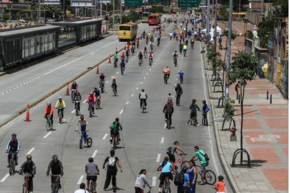 Hoy la ciclovía tiene 113,66 km y atraviesa 17 de las 20 localidades de Bogotá. /Foto: IDRD