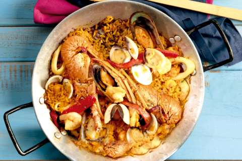 Paella marinera, receta tradicional para paladares exigentes