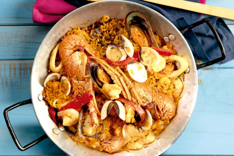 Paella marinera, receta tradicional para paladares exigentes