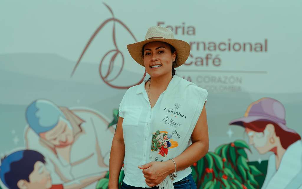 Adriana Díaz, caficultora de tercera generación, logró el más alto precio para su café en la Feria Internacional de Café en Tolima.