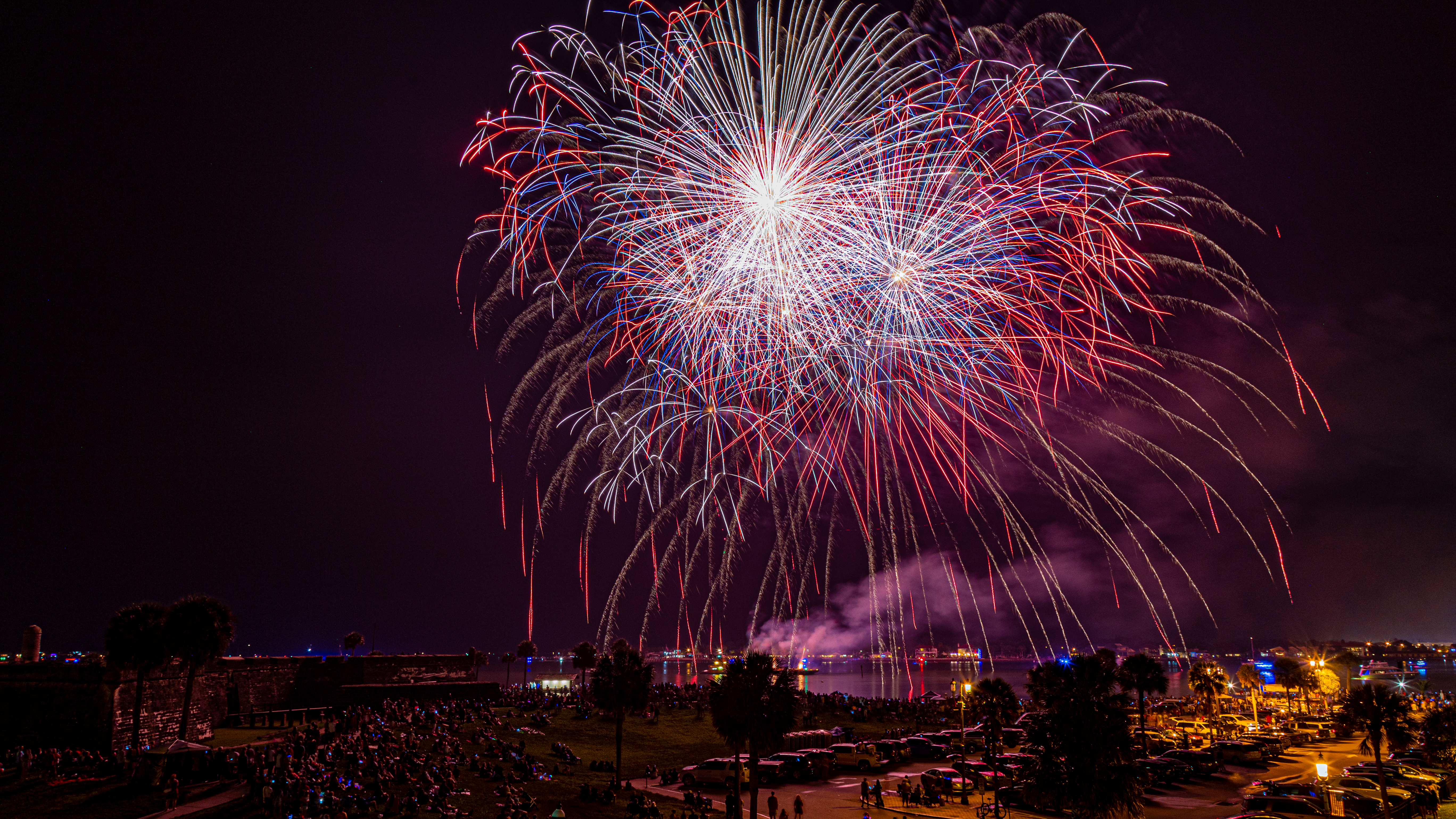4 de julio en Estados Unidos. Fuegos artificiales sobre Matanzas - San Agustín.