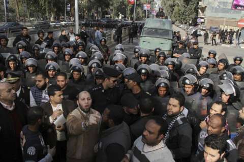 Con protestas Egipto conmemorará aniversario de revuelta contra Mubarak