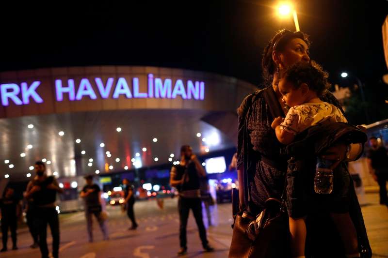 El aeropuerto Ataturk, último blanco del Estado Islámico. /EFE