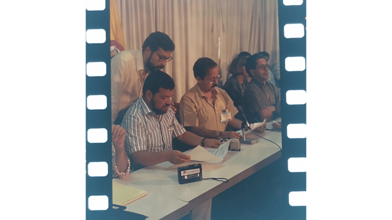 Las negociaciones se llevaron a cabo en Caracas, luego de que tres miembros de la Coordinadora Guerrillera Simón Bolívar se tomaron la embajada de Venezuela en Bogotá, en mayo de 1991.