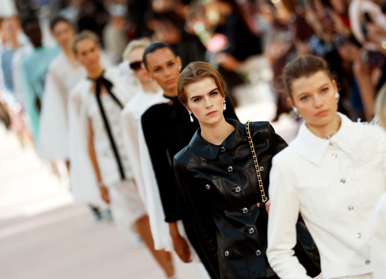 Cinco tendencias de moda para el verano que vimos en las pasarelas de París