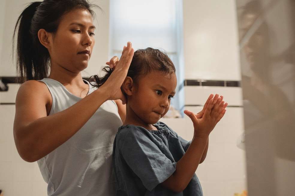 Estas cinco posibilidades de peinados son ideales para que las niñas mantengan sus cabellos lindos y organizados.