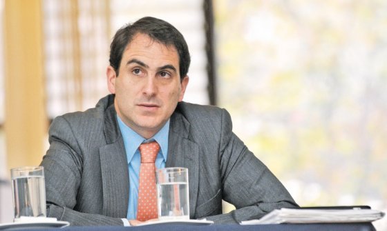 Abren investigación formal contra ministro de Minas