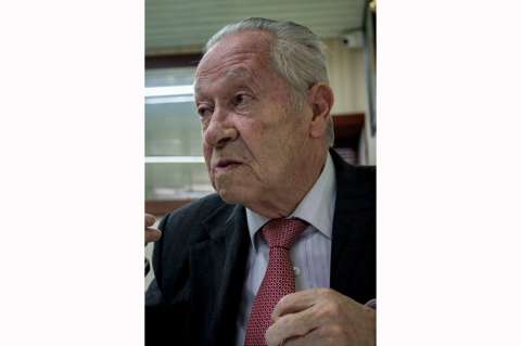 José Luján Zapata, entre leyes y mundos imaginarios