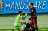 La jugada que originó un noble gesto de Messi con el hijo de Barovero
