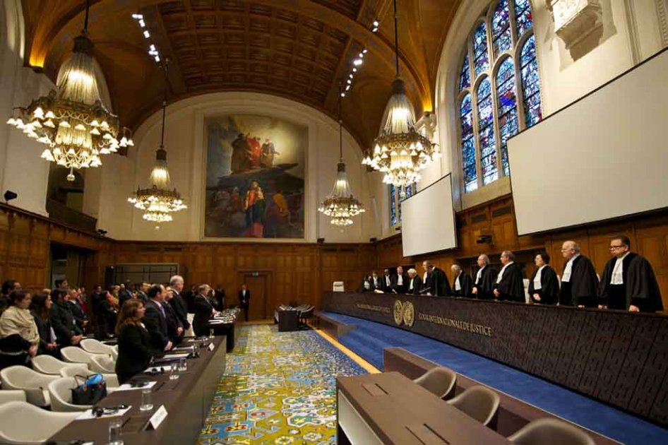 Postal de la Corte Internacional de Justicia de La Haya en pleno. / AFP