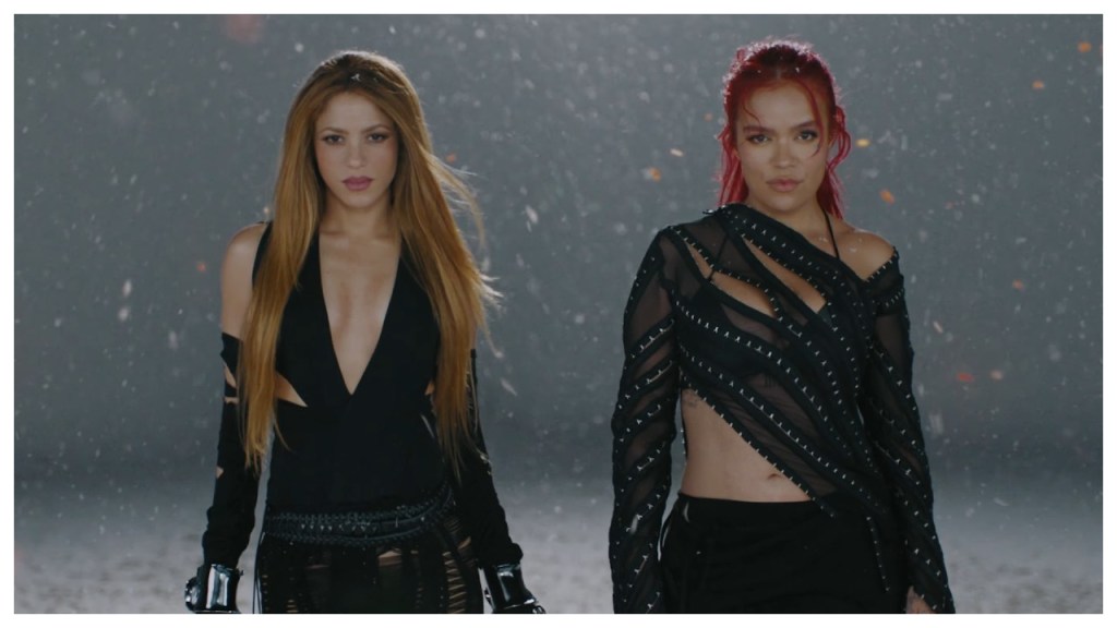 Karol G y Shakira comparten nominaciones con la canción "TQG", que lanzaron recientemente.