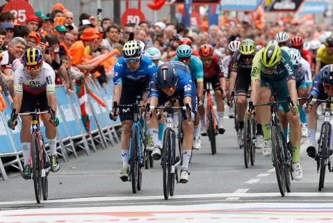 Romain Grégoire ganó al esprint la quinta etapa de la Vuelta al País Vasco