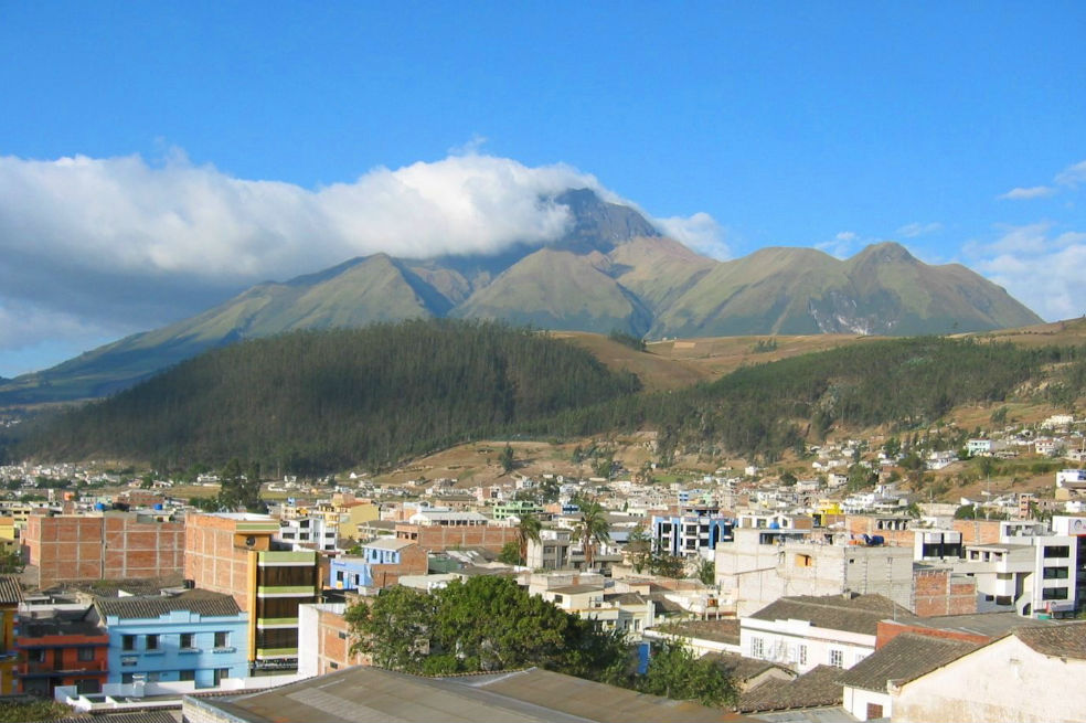 Imagen del volcán Imbabura y la ciudad de Otavalo. / Cortesía