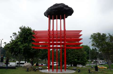 Así es el nuevo monumento con una piedra gigante en Bogotá  y este es su significado