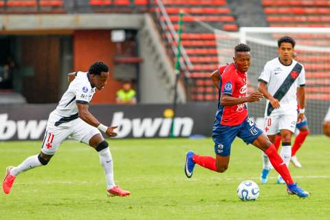 Medellín desperdició la ventaja y Vasco da Gama rescató un empate de visita en Sudamericana