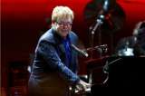 Elton John dice que ha hablado con Putin sobre la homosexualidad en Rusia