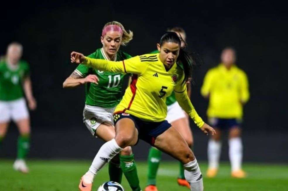 Colombia e Irlanda en el partido amistoso de este viernes que terminó suspendido.