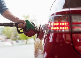 En video: Denuncian estación de gasolina por vender combustible mezclado con agua