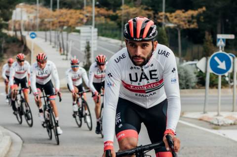 Fernando Gaviria volvió a entrenar en su casa luego de superar el COVID-19